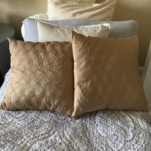 SET OF 2 gold circle patterned decorative pillows